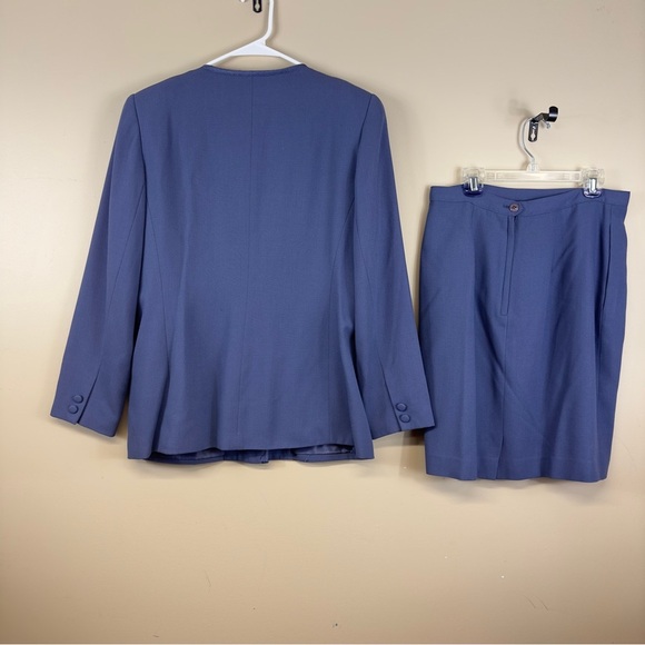 Atrium collection 10 blue skirt suit preowned great condition - Picture 3 of 8